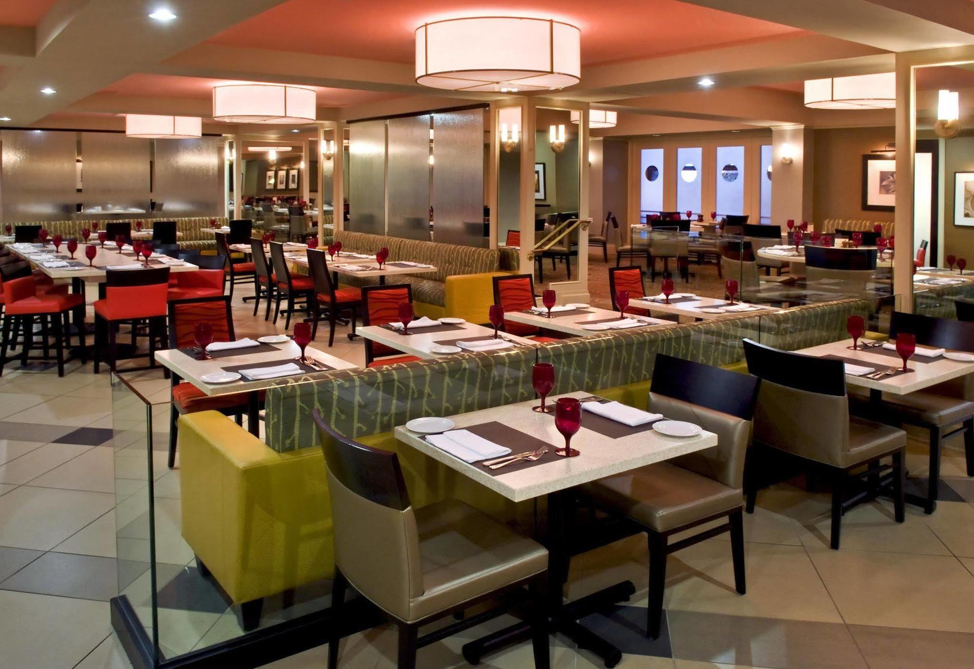 Stamford Marriott Hotel & Spa Restoran fotoğraf